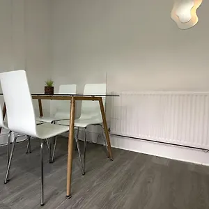 https://wonderful-2-bedroom-on-tower-bridge.cambridgehotelsuk.com